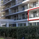 Lecomte - Sky Harbour 93 Apartament *