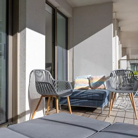 Apartment Lecomte - Sky Harbour 93 *